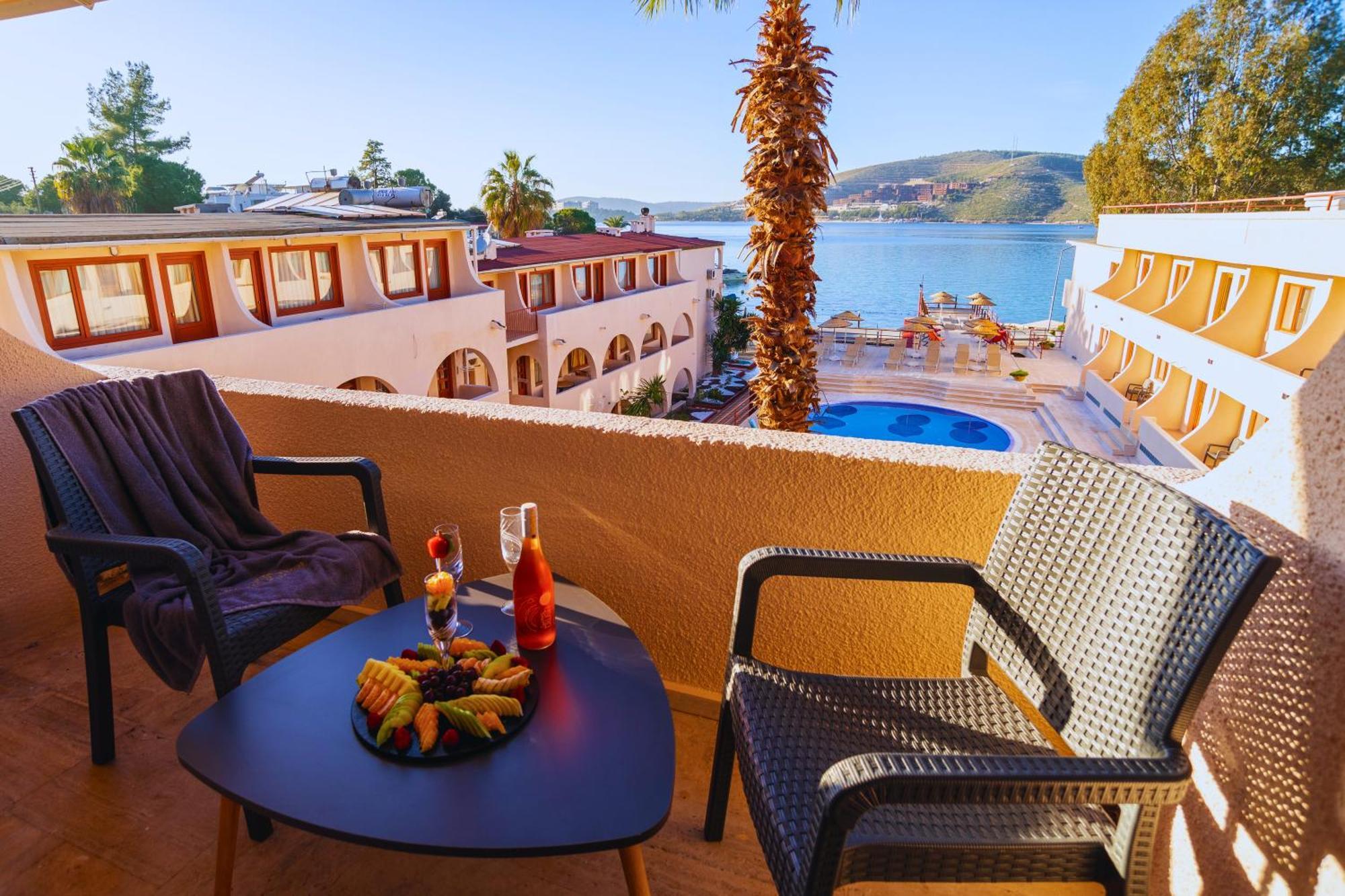 Club Aquarium Hotel & Spa Guvercinlik  Екстер'єр фото