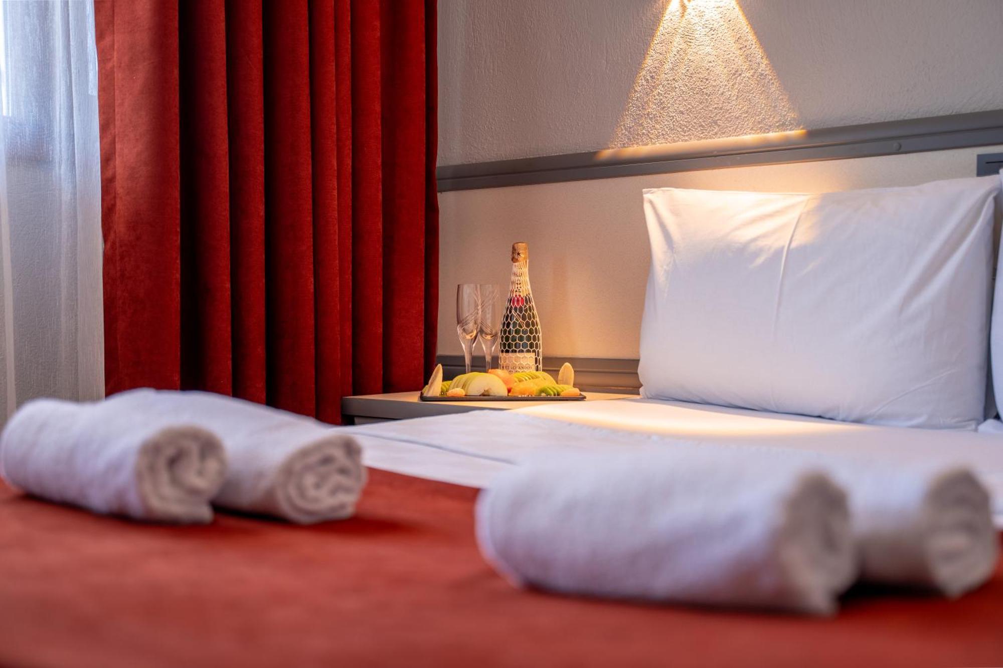 Club Aquarium Hotel & Spa Guvercinlik  Екстер'єр фото