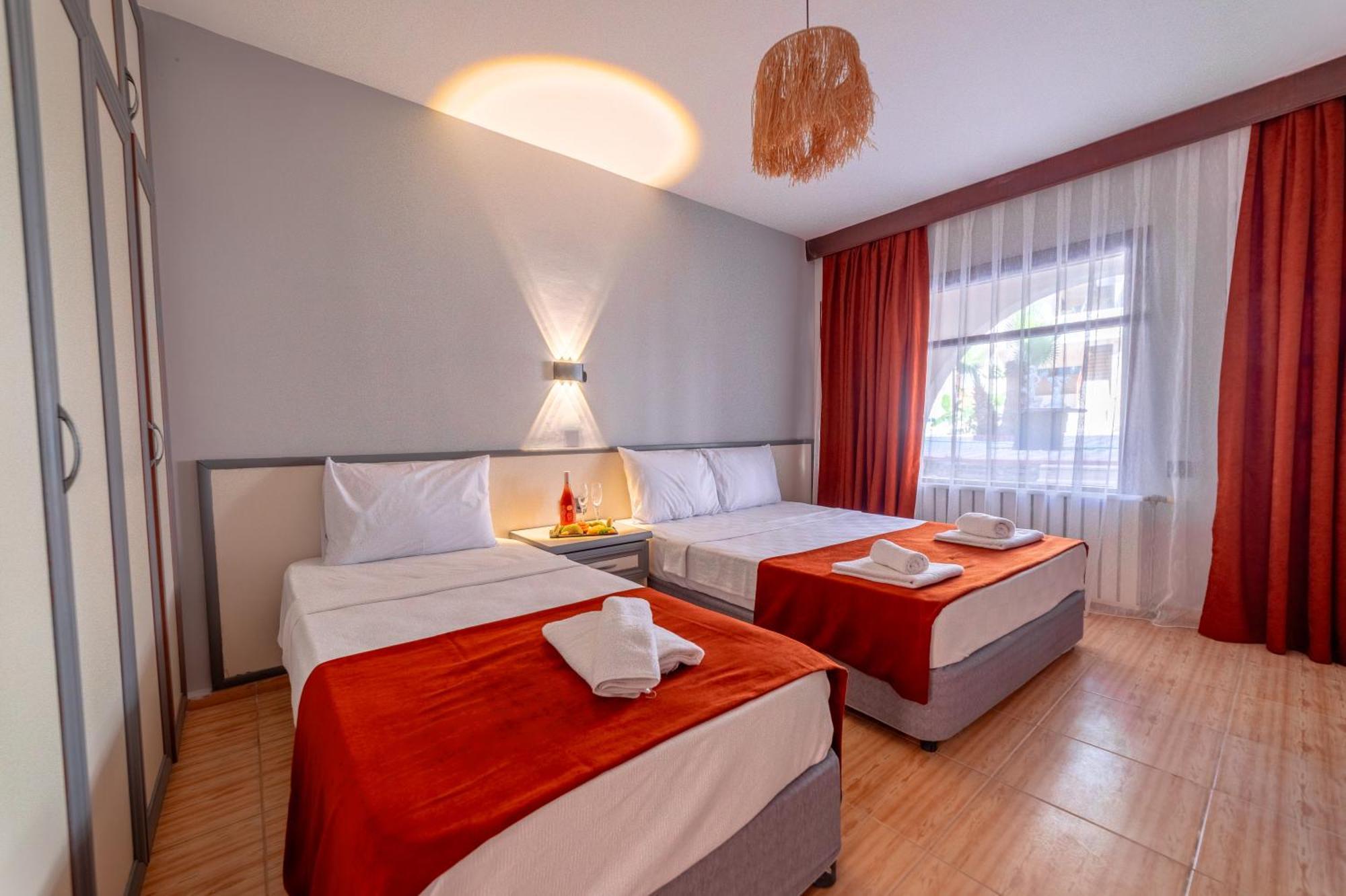 Club Aquarium Hotel & Spa Guvercinlik  Екстер'єр фото