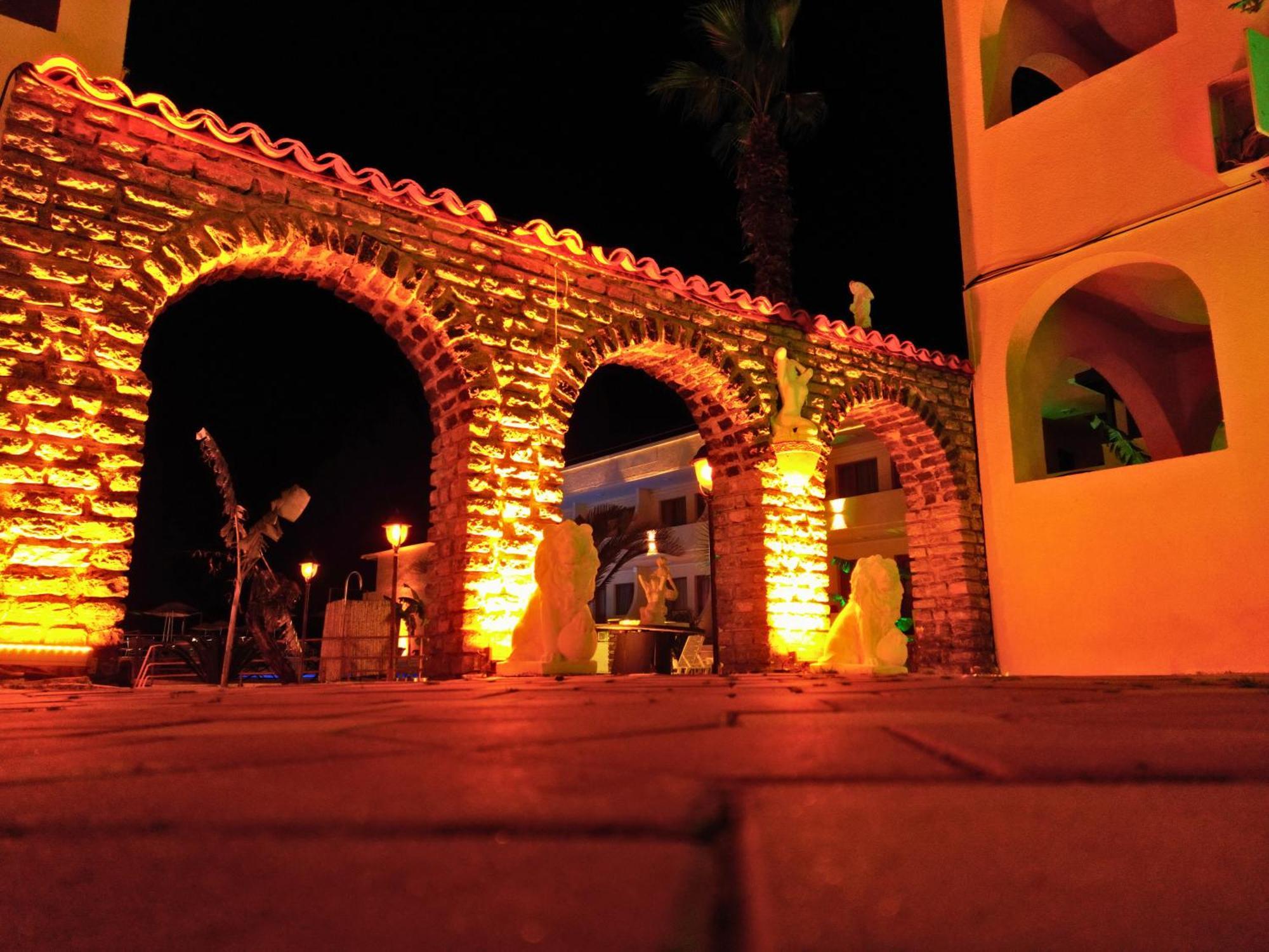 Club Aquarium Hotel & Spa Guvercinlik  Екстер'єр фото